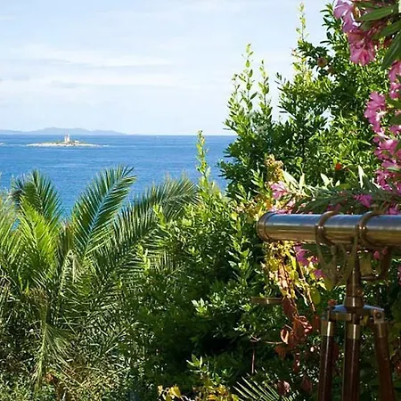 Вилла Luxury Beachfront With Private Pool At The In - Peljesac