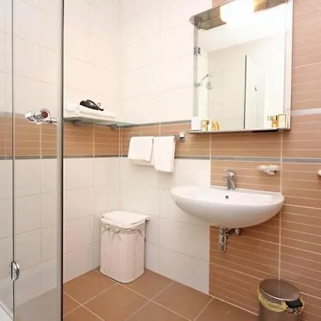 Luxury Beachfront With Private Pool At The In - Peljesac *