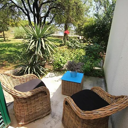 Villa Luxury Beachfront With Private Pool At The In - Peljesac
