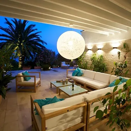 Luxury Beachfront With Private Pool At The In - Peljesac